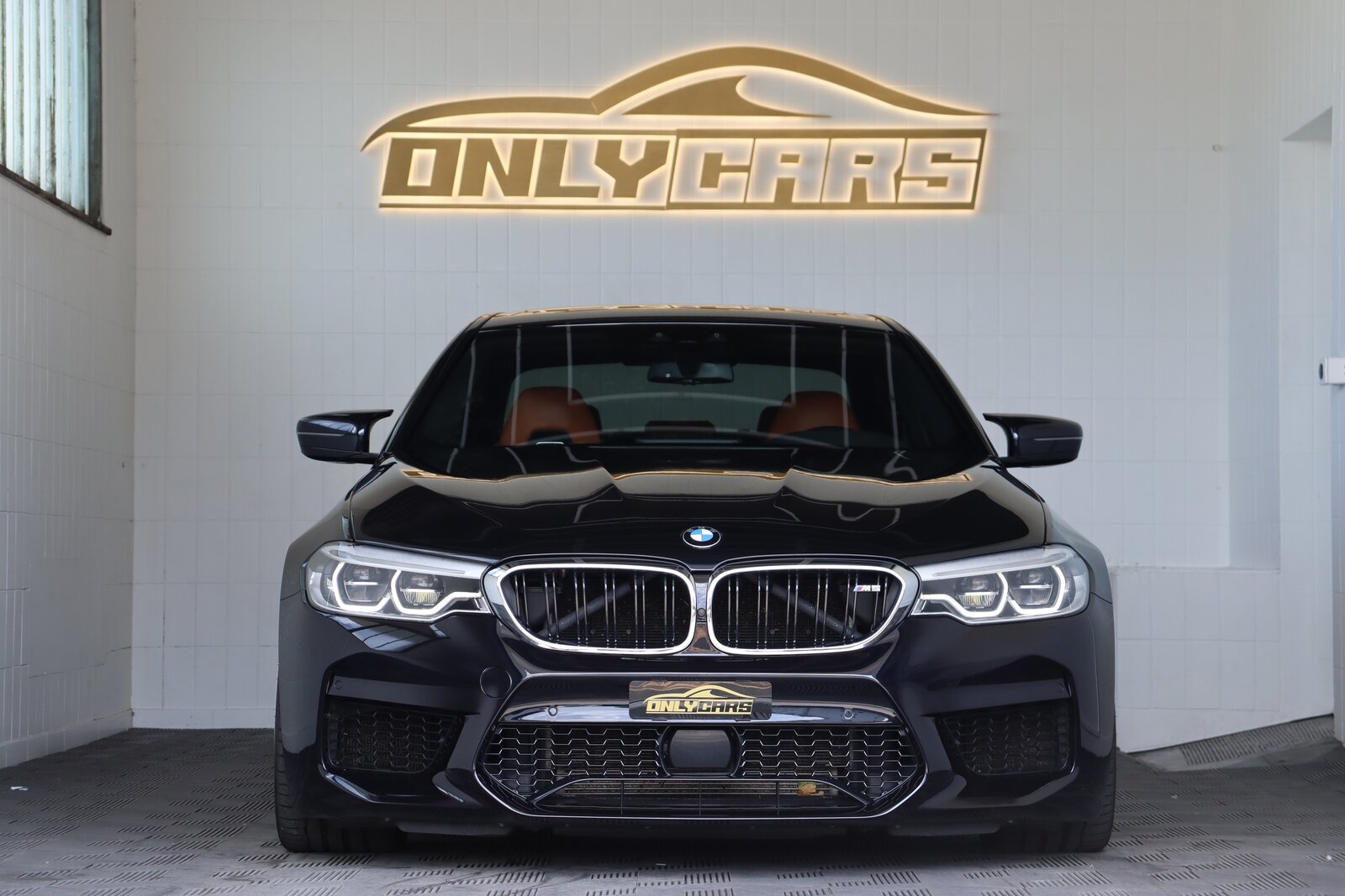 BMW M5 XDRIVE DRIVELOGIC * GRAIL AUSPUFF * AST-FEDERN * CUST, Petrol, Second hand / Used, Automatic - 2
