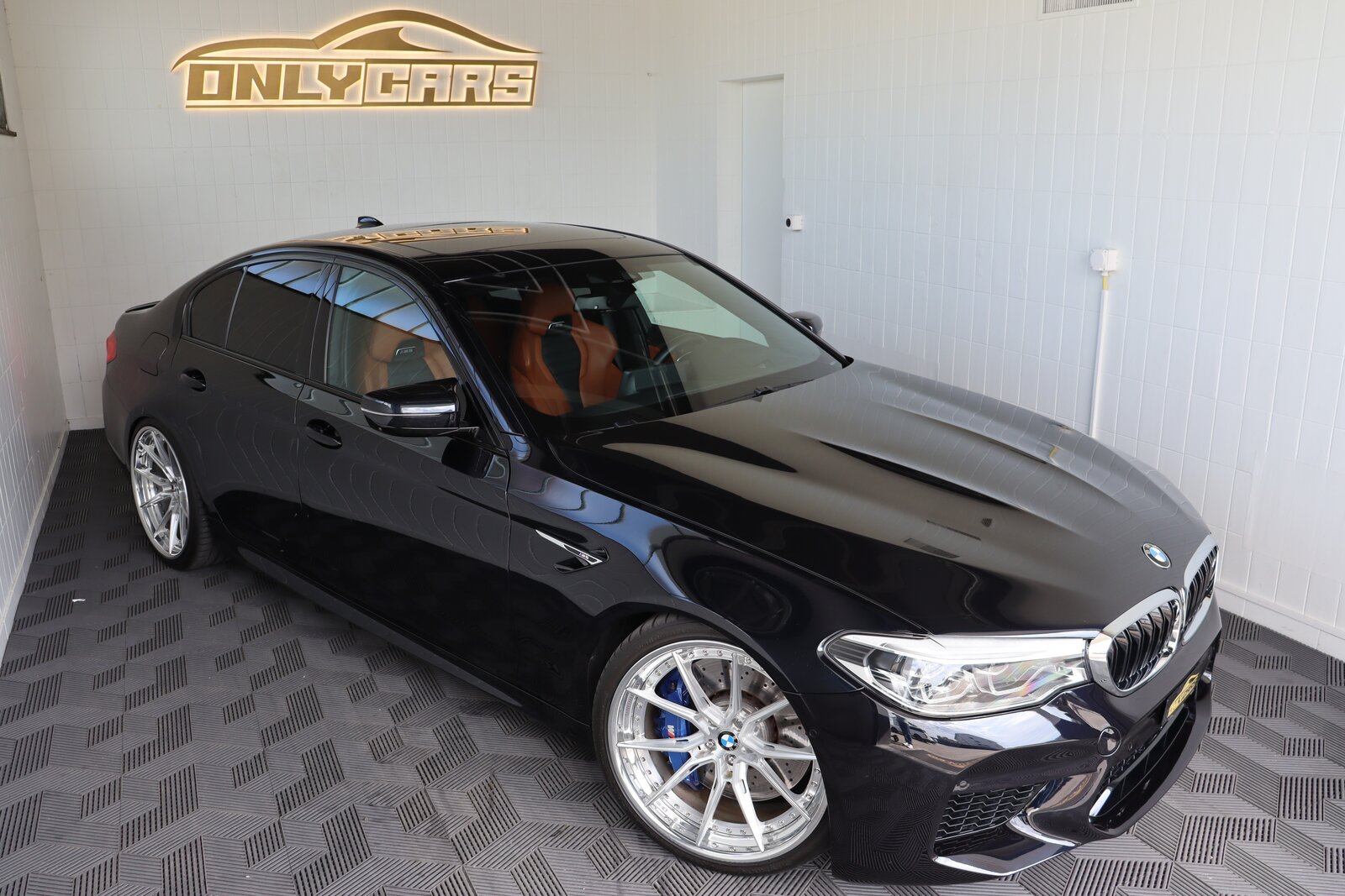 BMW M5 XDRIVE DRIVELOGIC * GRAIL AUSPUFF * AST-FEDERN * CUST, Petrol, Second hand / Used, Automatic - 5