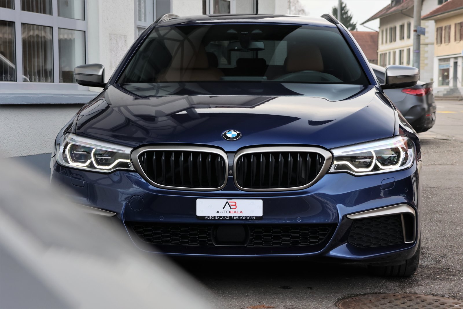 BMW M550d Touring Steptronic (CH) + 2.0T AHK, Diesel, Occasioni / Usate, Automatico - 2