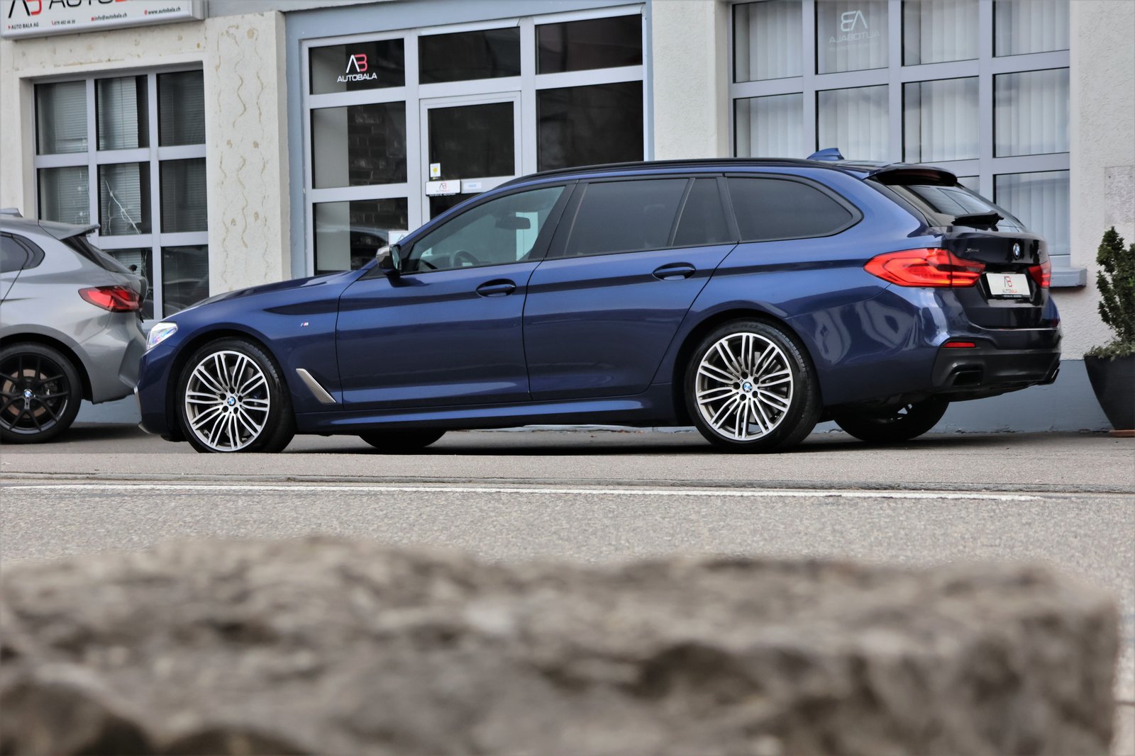 BMW M550d Touring Steptronic (CH) + 2.0T AHK, Diesel, Occasioni / Usate, Automatico - 4