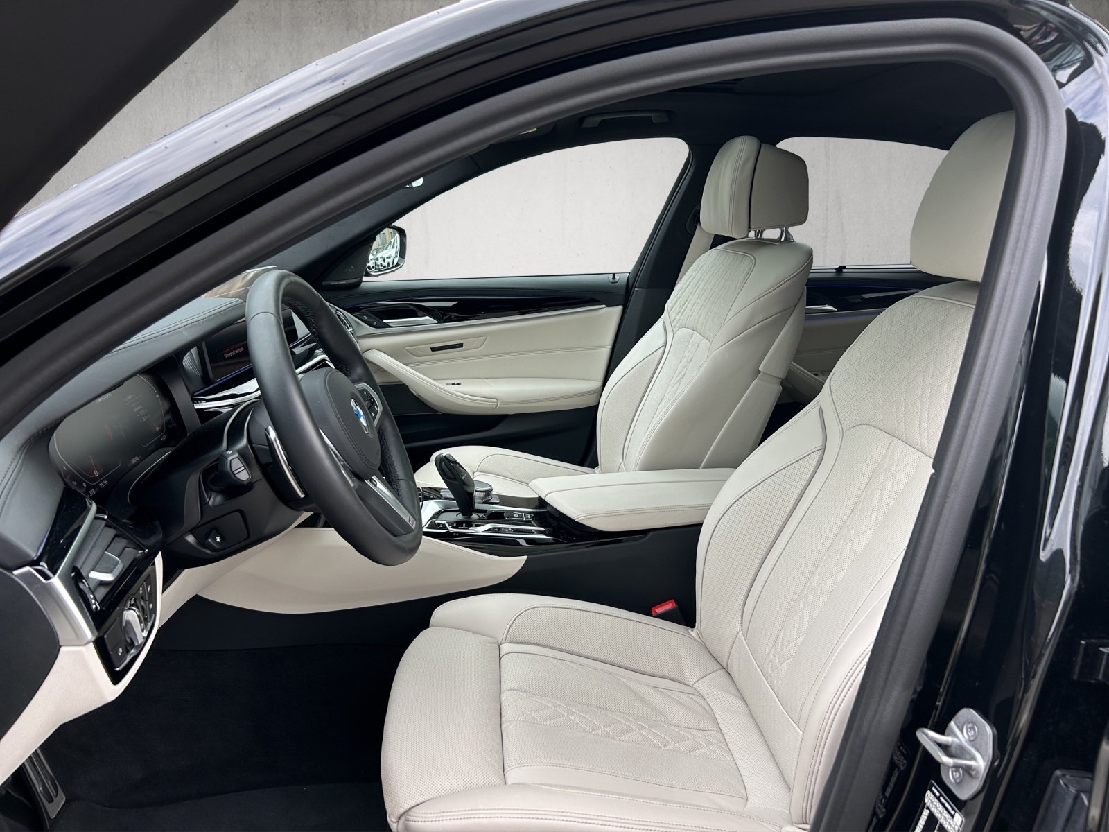 BMW M550i SAG, Benzin, Occasion / Gebraucht, Automatik - 7