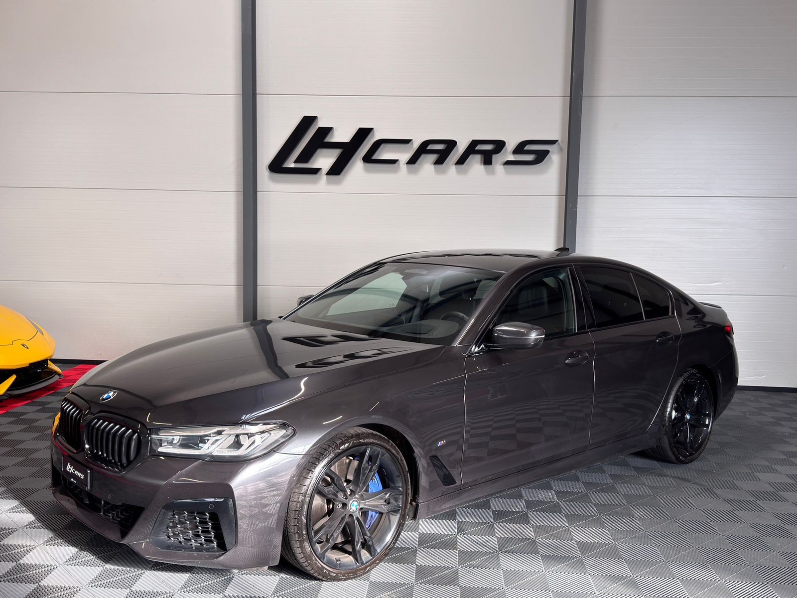 BMW M550i SAG