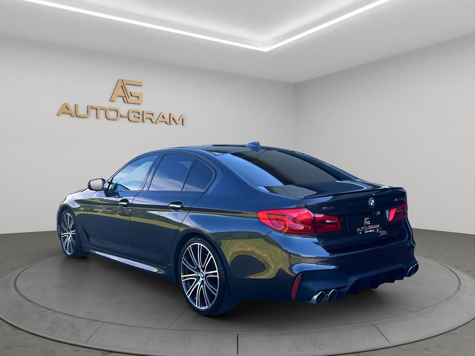 BMW M550i Steptronic, Benzin, Occasion / Gebraucht, Automatik - 3