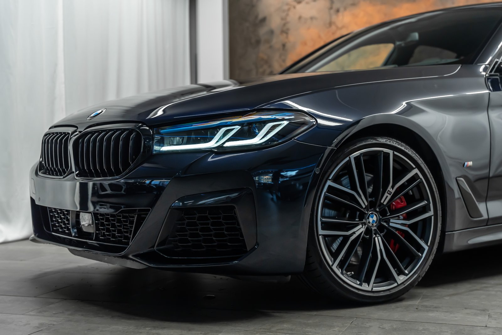 BMW M550i Steptronic *Panorama*Head-Up*Softclose*360*, Essence, Occasion / Utilisé, Automatique - 4
