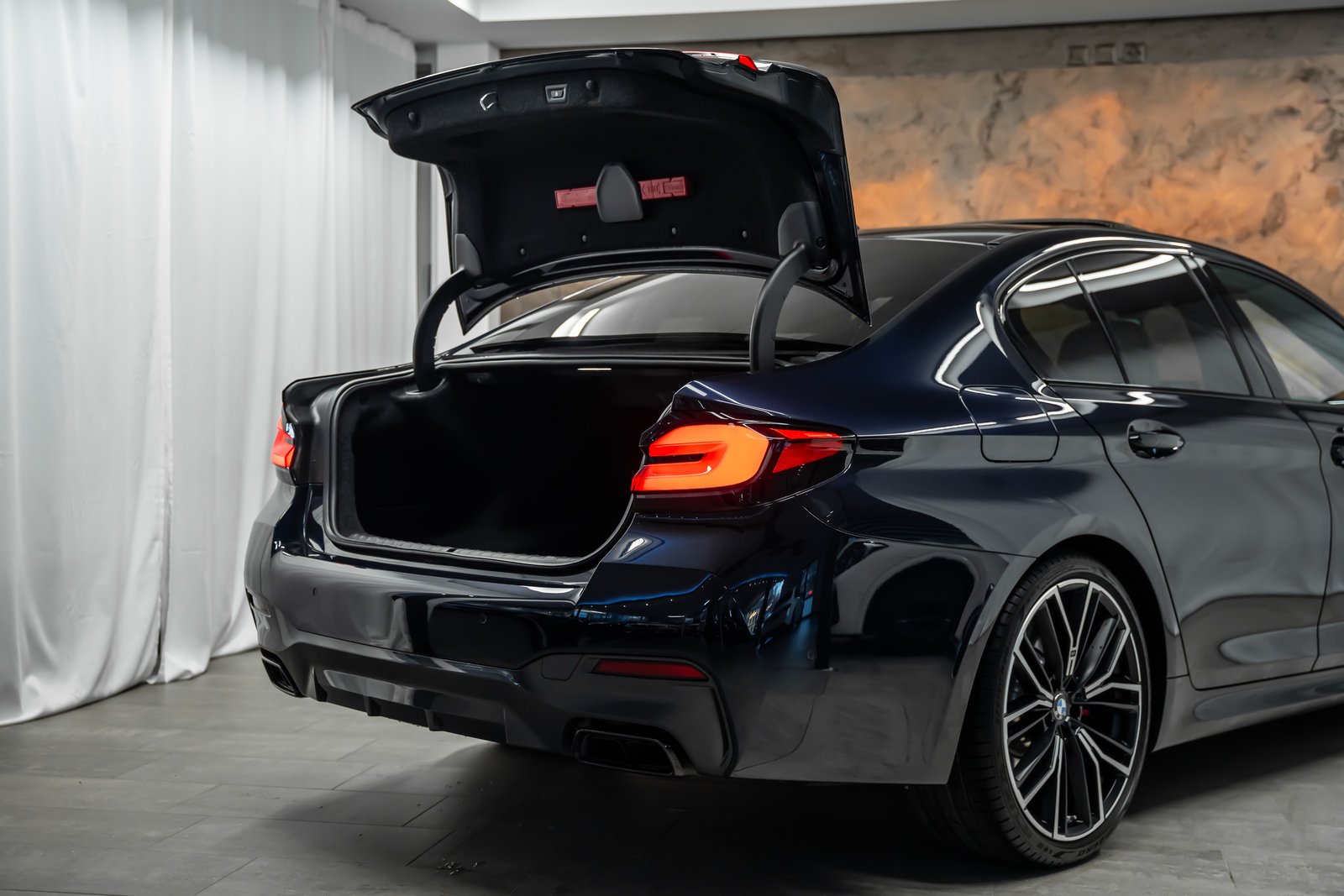 BMW M550i Steptronic *Panorama*Head-Up*Softclose*360*, Essence, Occasion / Utilisé, Automatique - 7