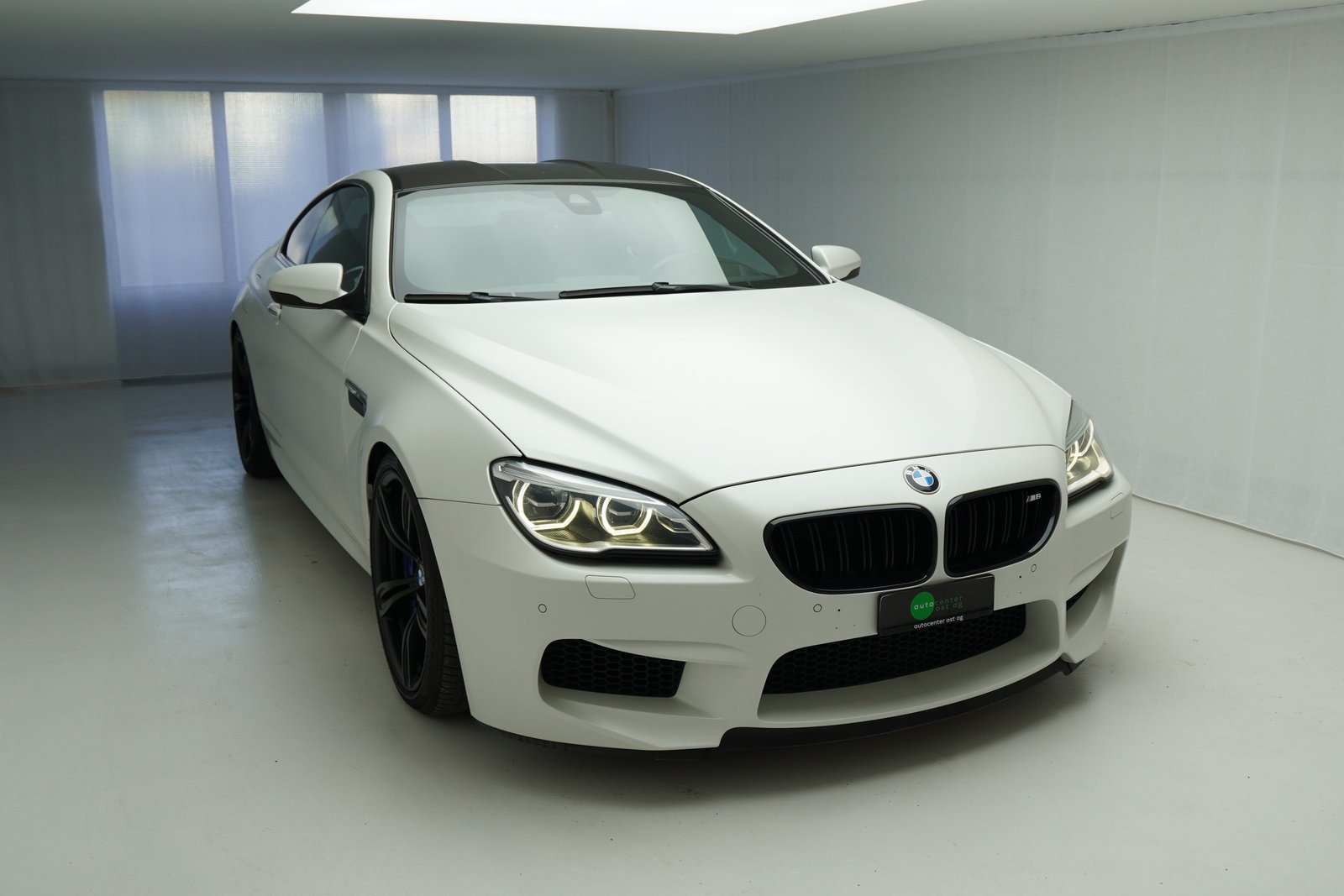 BMW M6 Coupé Drivelogic Frozen Withe