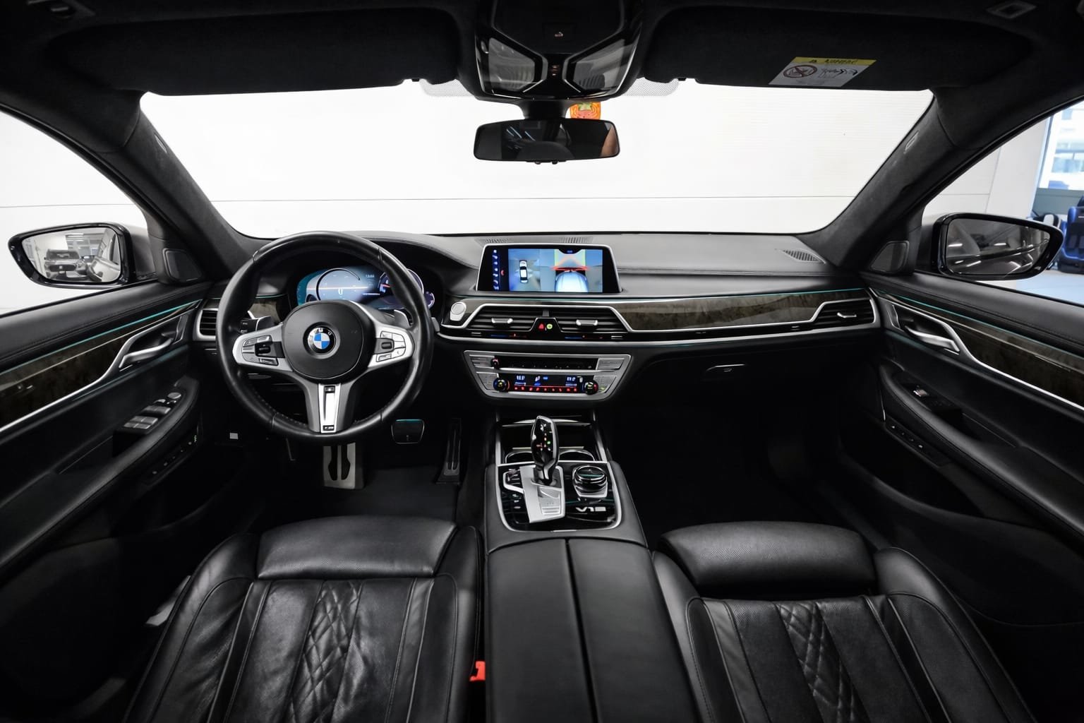 BMW M760Li Steptronic *CH-Fahrzeug* *Voll Ausstattung, Benzin, Occasion / Gebraucht, Automatik - 7
