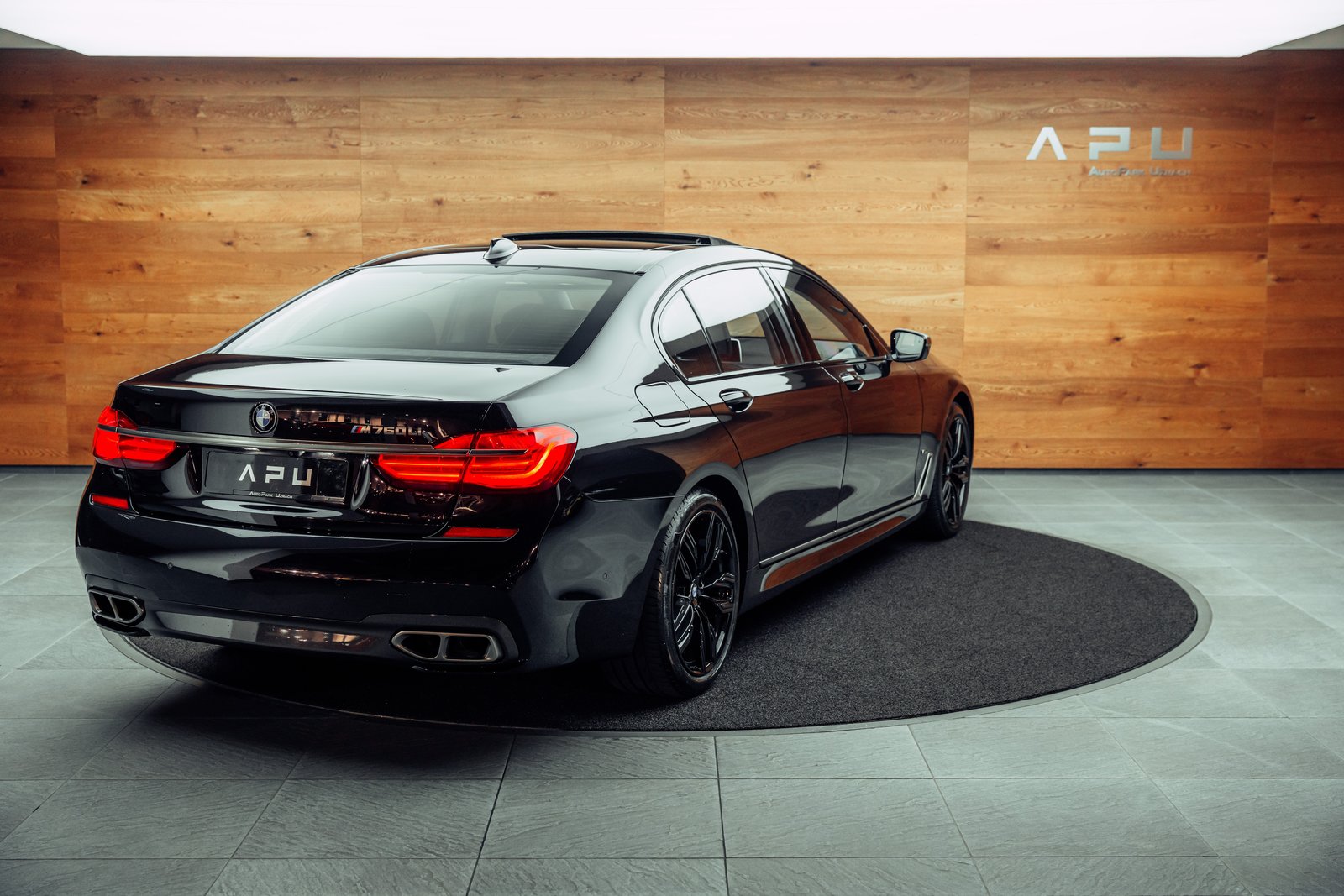 BMW M760Li Steptronic, Petrol, Second hand / Used, Automatic - 2