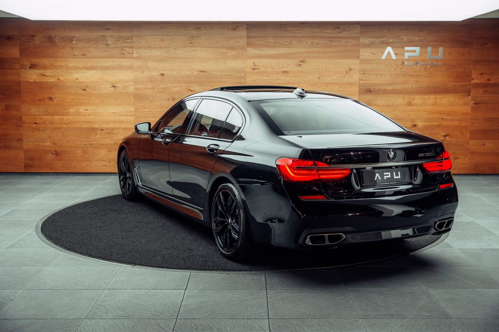 BMW M760Li Steptronic, Petrol, Second hand / Used, Automatic - 3