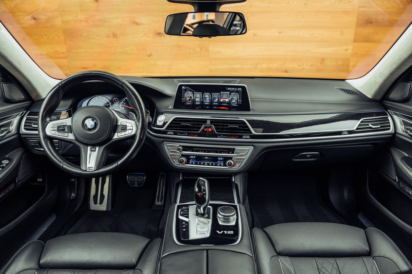 BMW M760Li Steptronic, Petrol, Second hand / Used, Automatic - 5