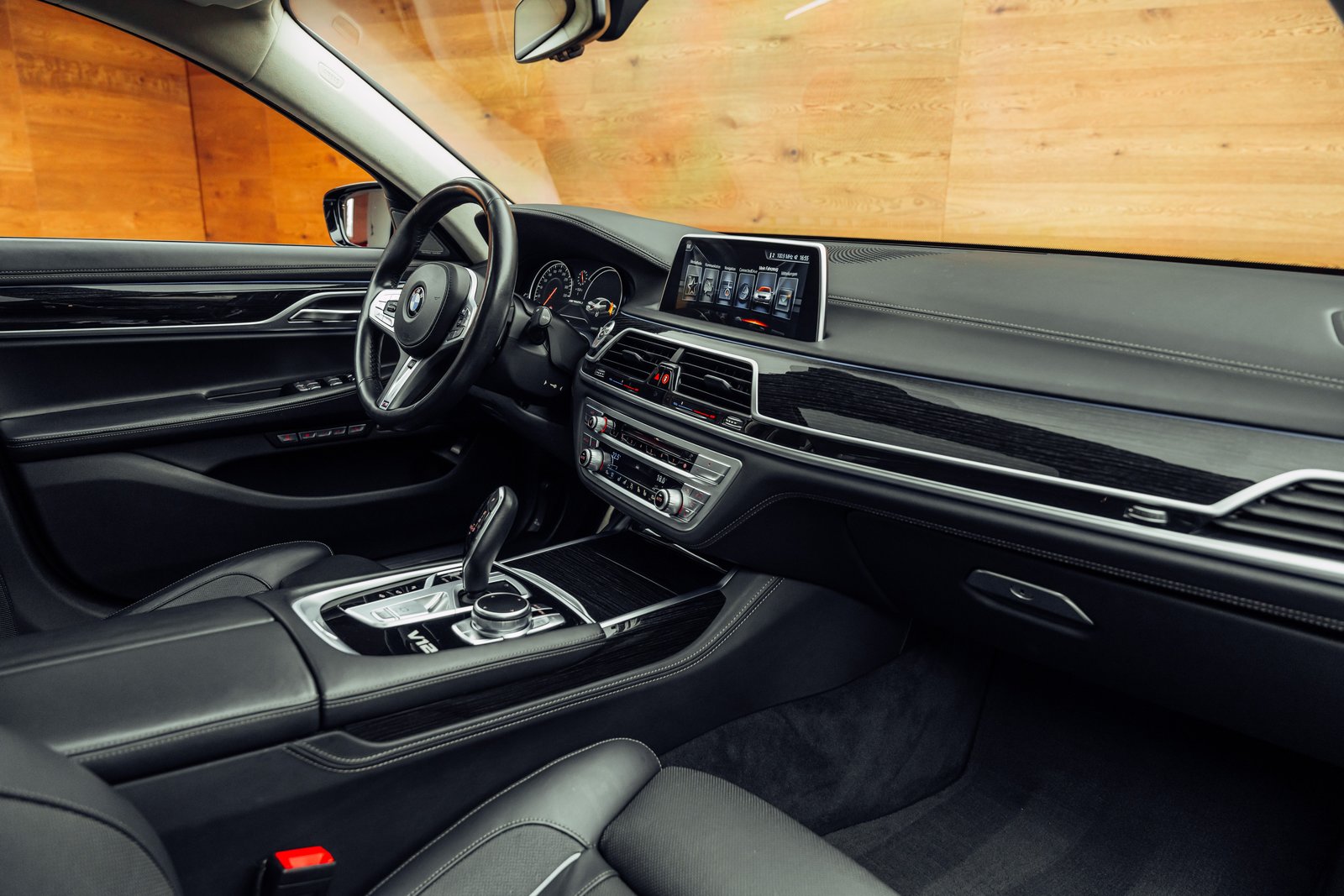 BMW M760Li Steptronic, Essence, Occasion / Utilisé, Automatique - 6