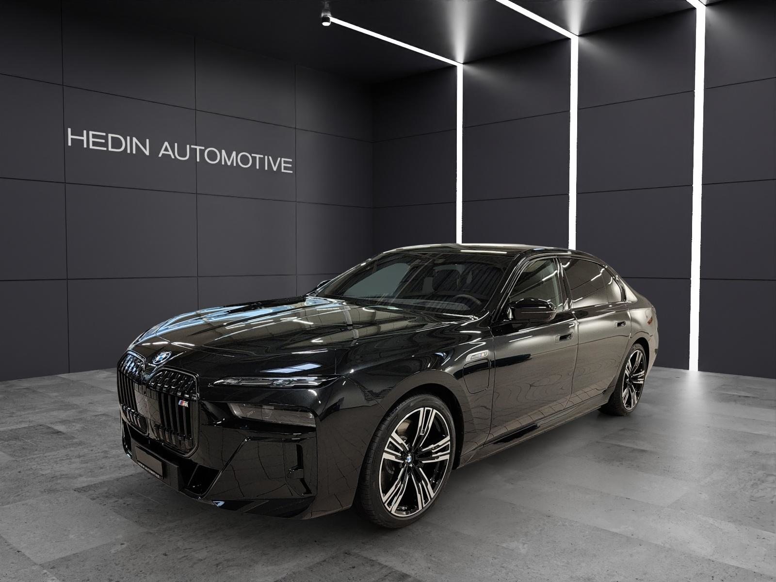 BMW M760e xDrive, Plug-in-Hybrid Benzina/Elettrica, Auto dimostrativa, Automatico