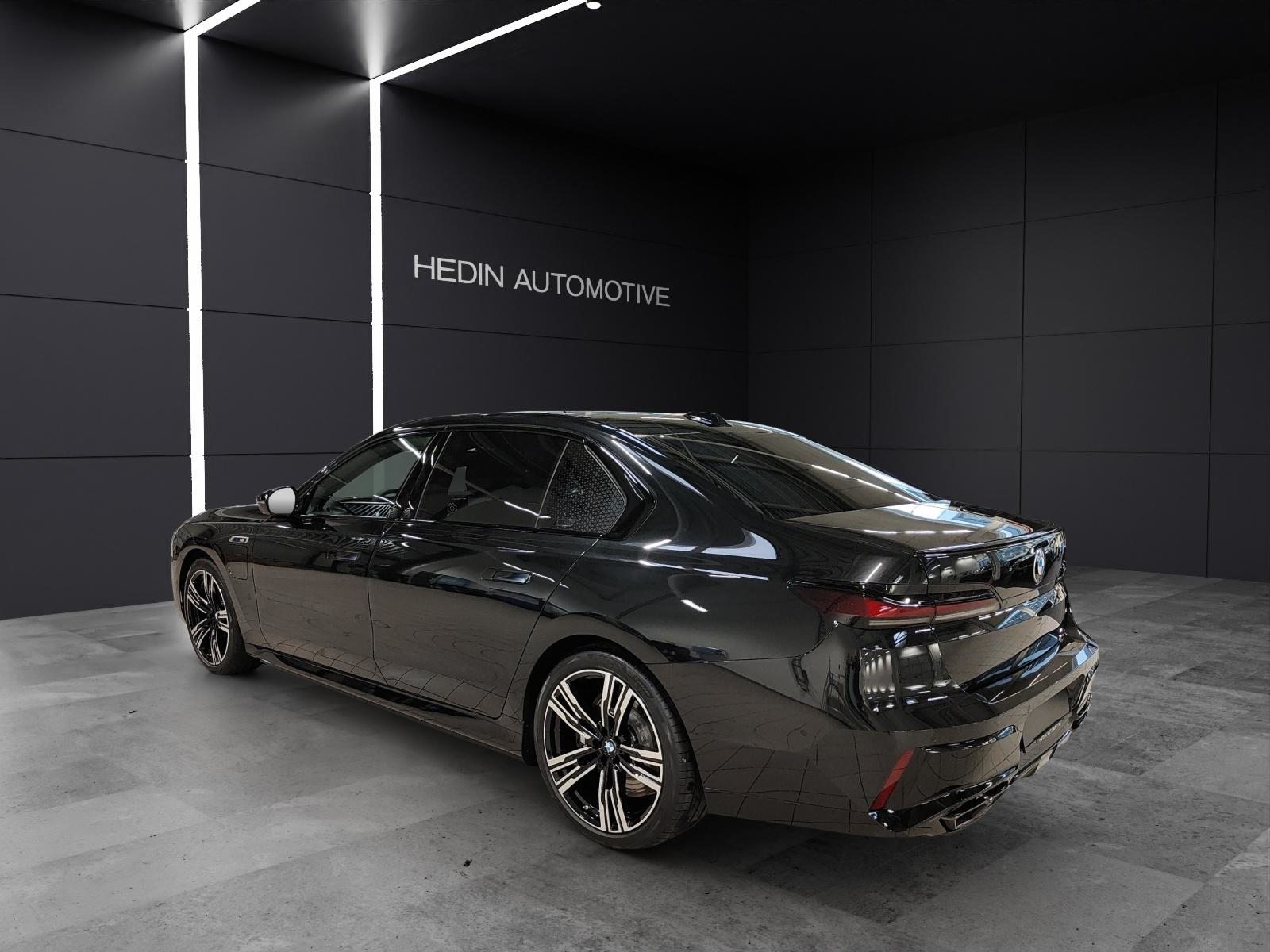 BMW M760e xDrive, Plug-in-Hybrid Benzina/Elettrica, Auto dimostrativa, Automatico - 3