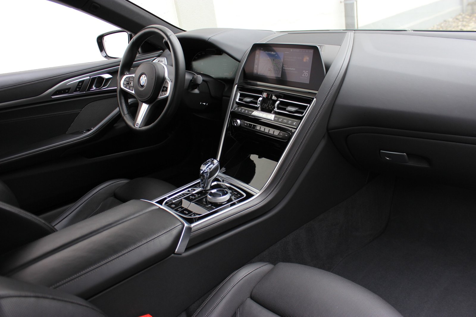 BMW M850i Cabrio Individual *DRAVITGRAU METALLIC*, Petrol, Second hand / Used, Automatic - 2