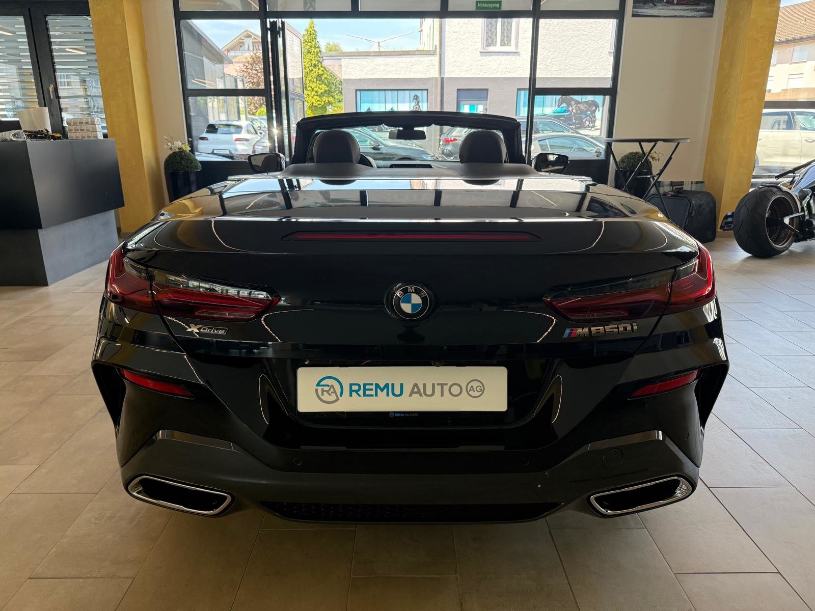 BMW M850i Steptronic, Benzin, Occasion / Gebraucht, Automatik - 4