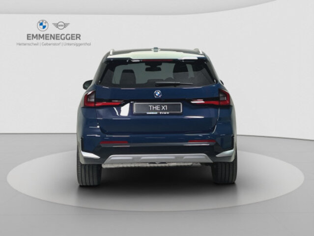 BMW X1  30e xLine, Hybride Intégral Essence/Électricité, Voiture nouvelle, Automatique - 4