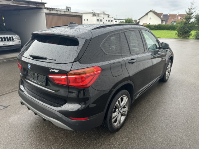 BMW X1 sDrive 18i Sport Line, Benzin, Occasion / Gebraucht, Handschaltung - 4