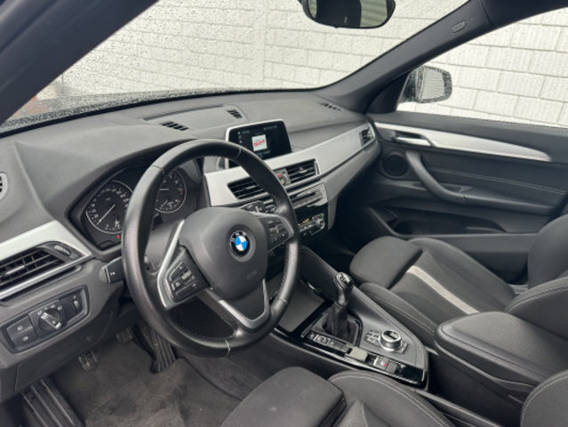 BMW X1 sDrive 18i Sport Line, Benzin, Occasion / Gebraucht, Handschaltung - 6