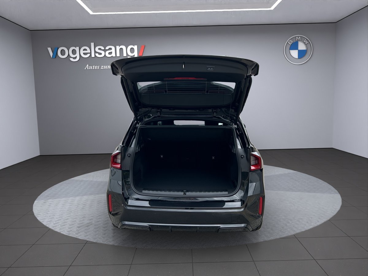 BMW X1 23i 48V M Sport Pro, Mild-Hybrid Benzin/Elektro, Neuwagen, Automatik - 3