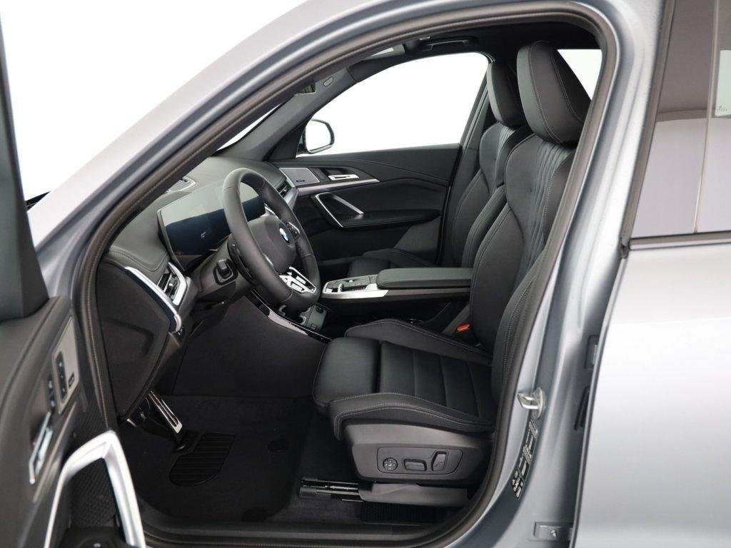 BMW X1 23i paddles, Mild-Hybrid Petrol/Electric, New car, Automatic - 4