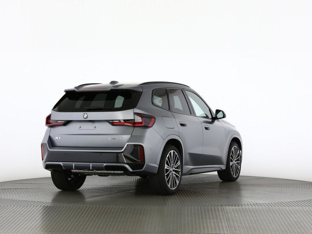BMW X1 23i paddles, Hybride Léger Essence/Électricité, Voiture nouvelle, Automatique - 2