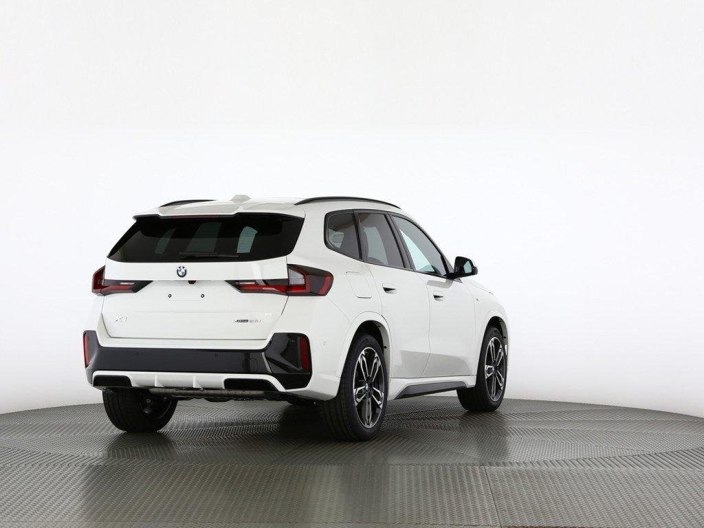 BMW X1 23i paddles, Hybride Léger Essence/Électricité, Voiture nouvelle, Automatique - 2
