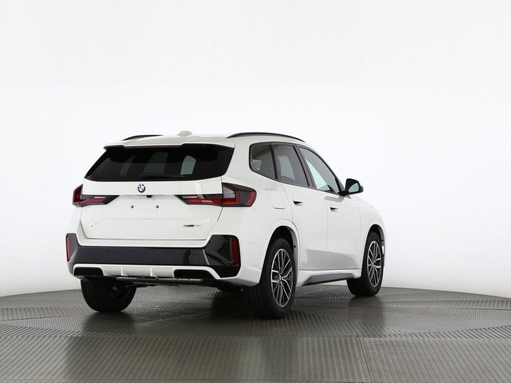 BMW X1 18i sDrive paddles, Benzin, Neuwagen, Automatik - 2
