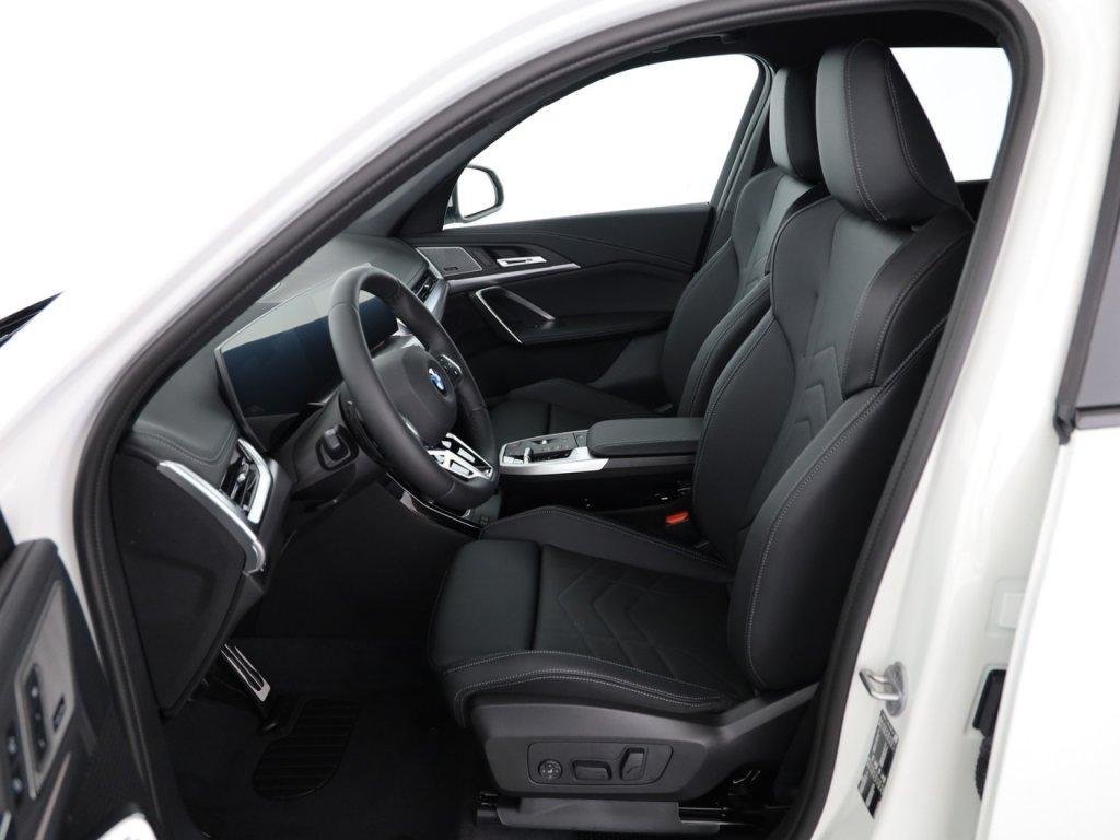 BMW X1 18i sDrive paddles, Benzin, Neuwagen, Automatik - 5