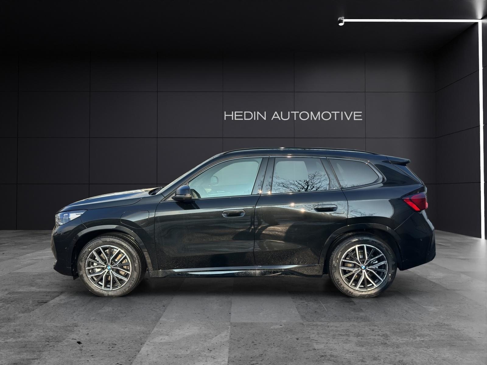 BMW X1 30e xDrive paddles, Hybride Rechargeable Essence/Électricité, Voiture nouvelle, Automatique - 3