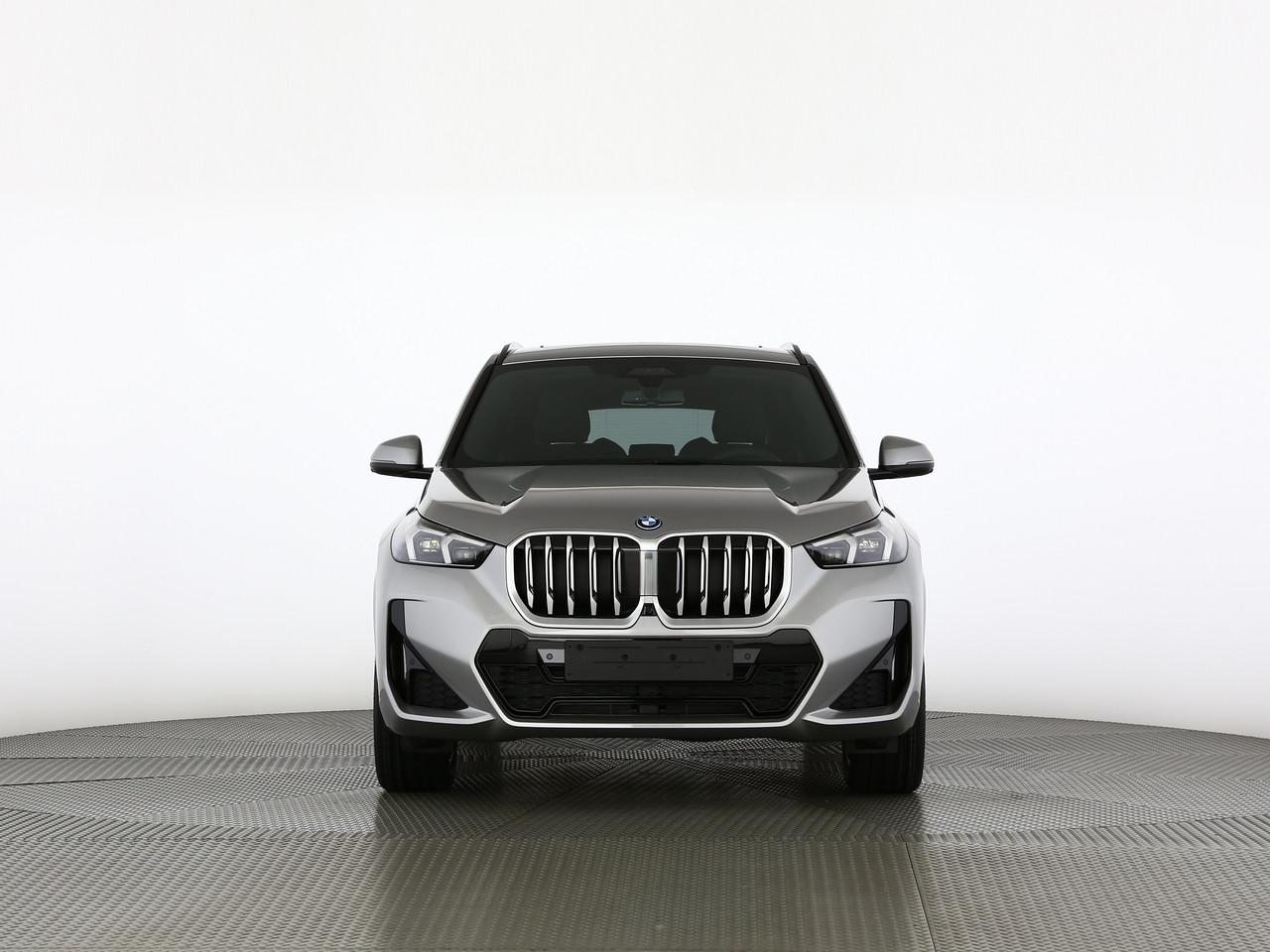 BMW X1 30e xDrive paddles, Hybride Rechargeable Essence/Électricité, Voiture nouvelle, Automatique - 4