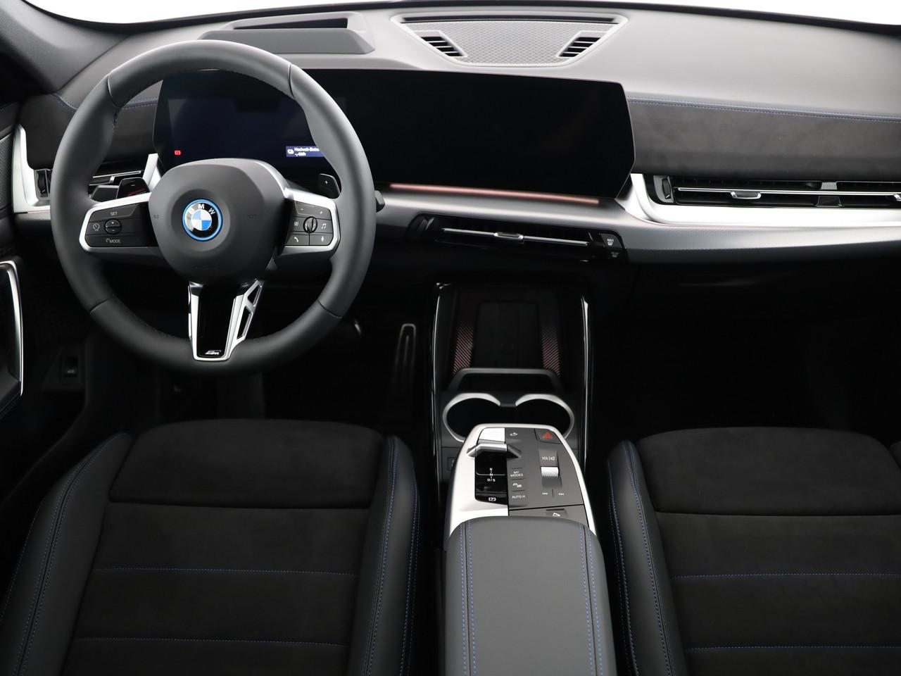 BMW X1 30e xDrive paddles, Hybride Rechargeable Essence/Électricité, Voiture nouvelle, Automatique - 6