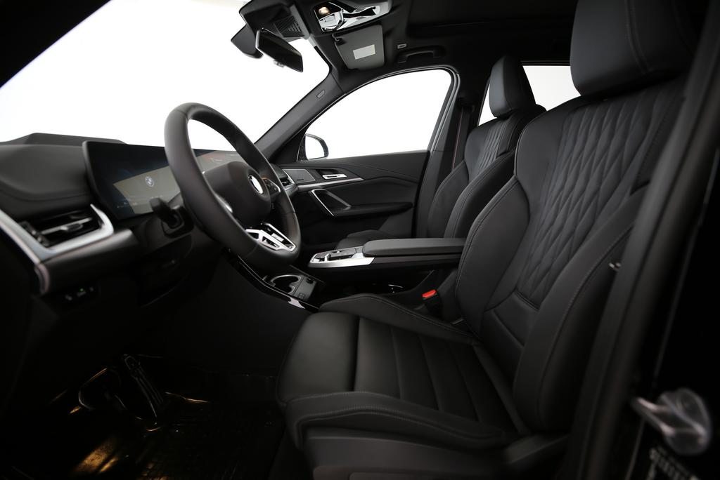 BMW X1 20i sDrive, Mild-Hybrid Petrol/Electric, New car, Automatic - 4