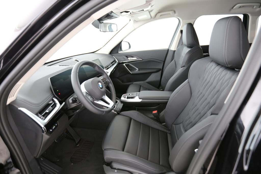 BMW X1 23i xDrive, Hybride Léger Essence/Électricité, Voiture nouvelle, Automatique - 2
