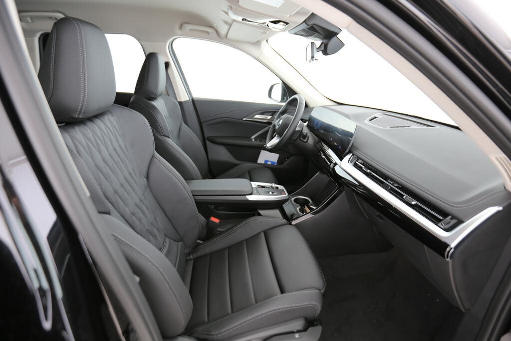 BMW X1 23i xDrive, Mild-Hybrid Petrol/Electric, New car, Automatic - 7