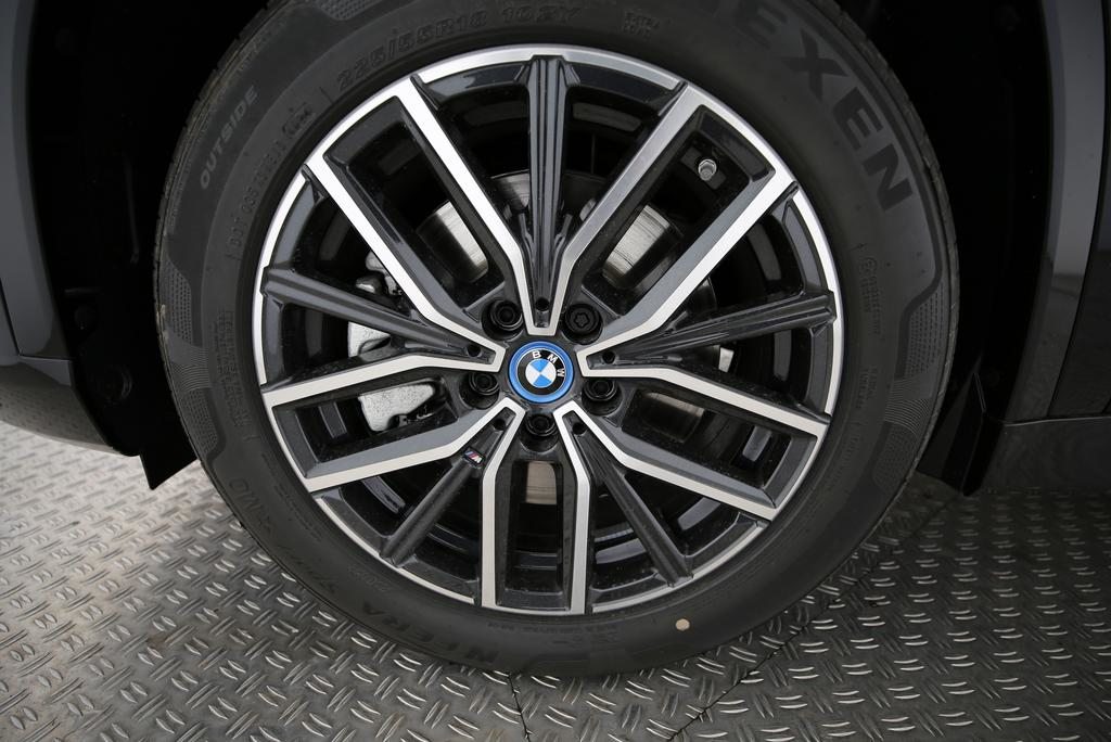 BMW X1 30e xDrive, Hybride Rechargeable Essence/Électricité, Voiture nouvelle, Automatique - 3