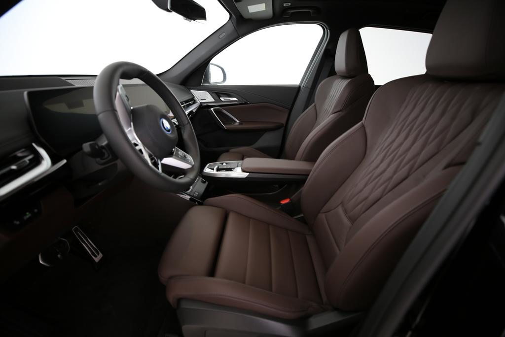 BMW X1 30e xDrive, Hybride Rechargeable Essence/Électricité, Voiture nouvelle, Automatique - 4