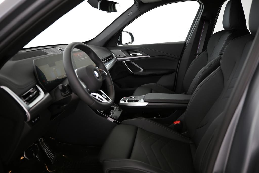BMW X1 20i sDrive, Mild-Hybrid Petrol/Electric, New car, Automatic - 3
