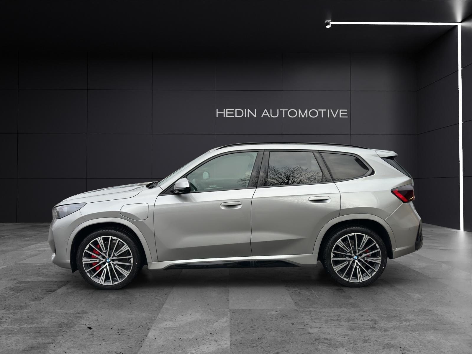 BMW X1 30e xDrive paddles, Hybride Rechargeable Essence/Électricité, Voiture nouvelle, Automatique - 3
