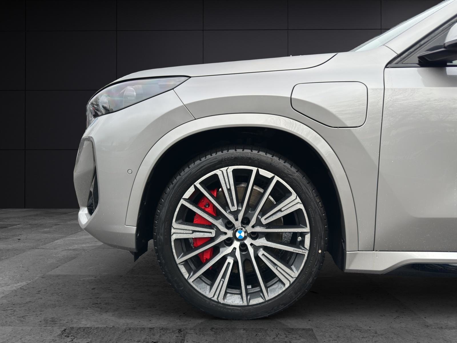 BMW X1 30e xDrive paddles, Hybride Rechargeable Essence/Électricité, Voiture nouvelle, Automatique - 4