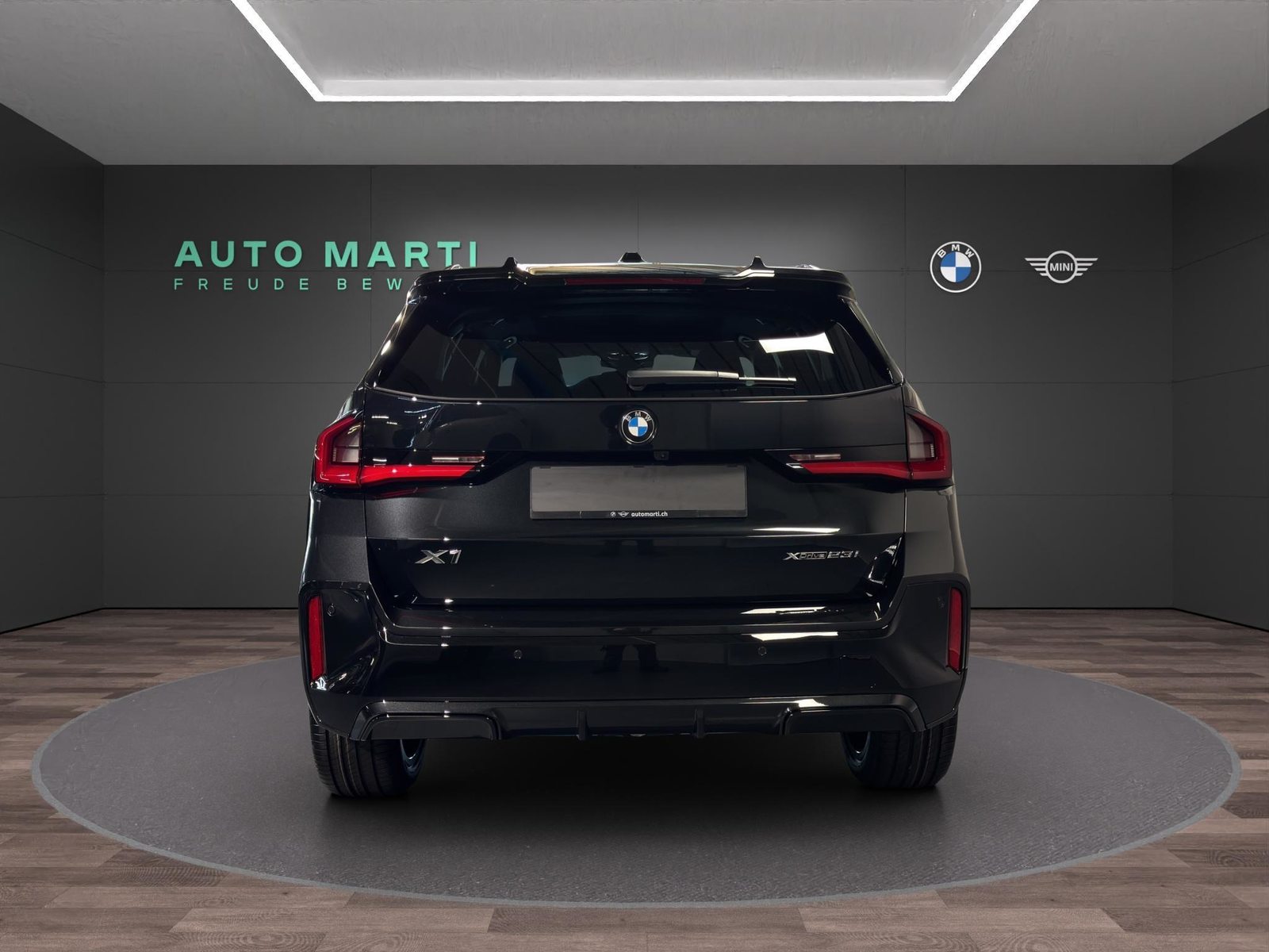 BMW X1 23i xDrive, Hybride Léger Essence/Électricité, Voiture nouvelle, Automatique - 3