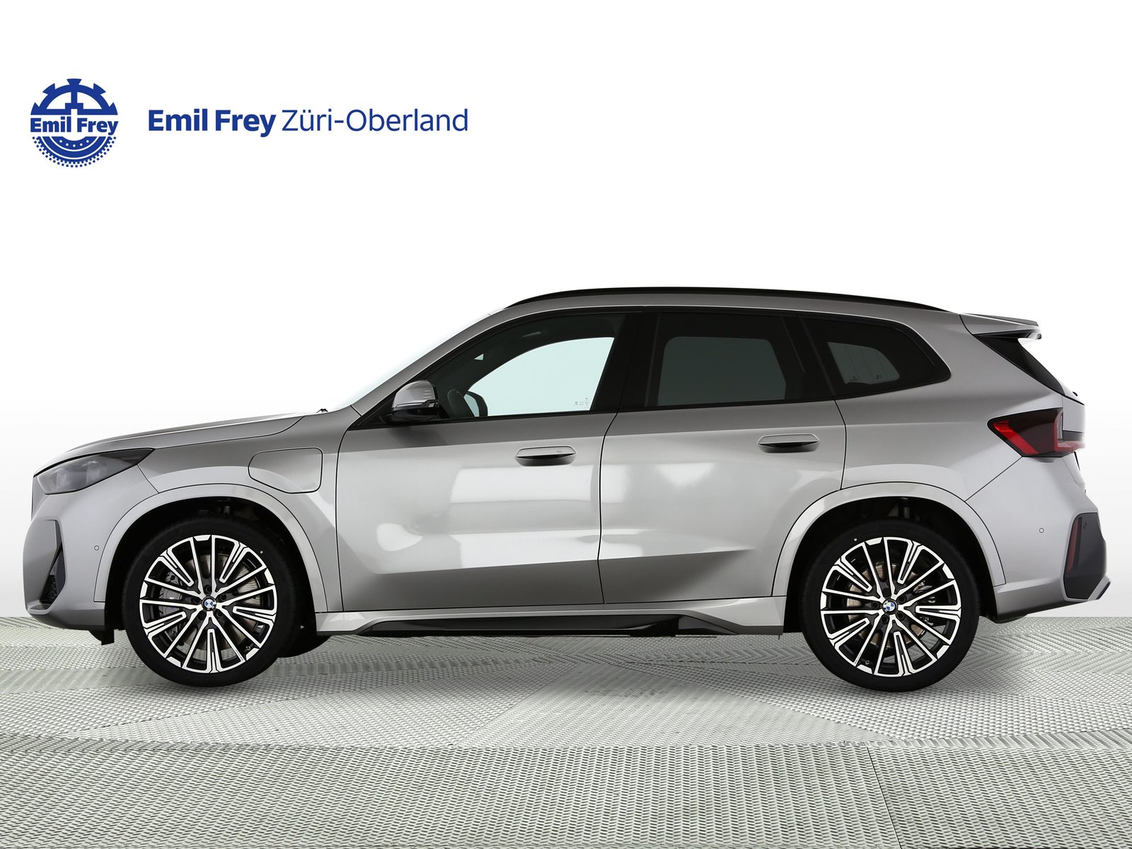 BMW X1 30e xDrive, Plug-in-Hybrid Benzin/Elektro, Neuwagen, Automatik - 2