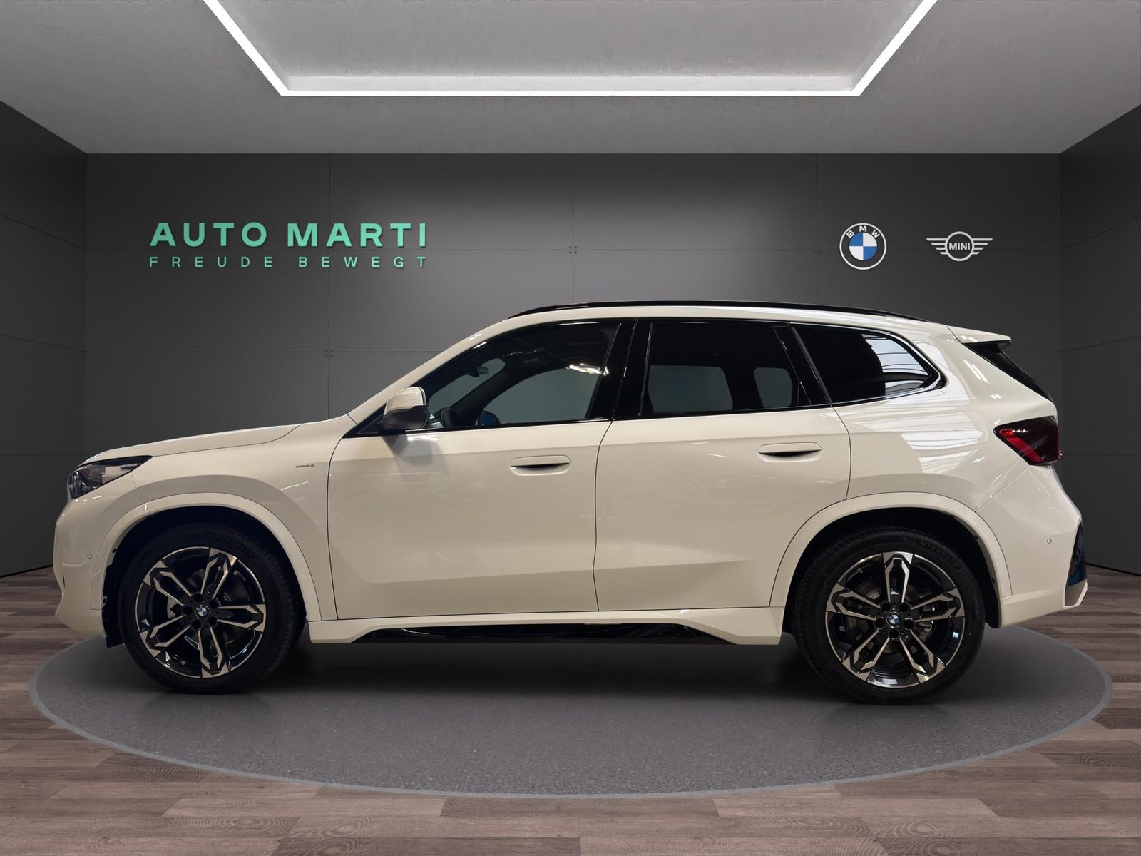 BMW X1 20d xDrive paddles, Mild-Hybrid Diesel/Electric, New car, Automatic - 2