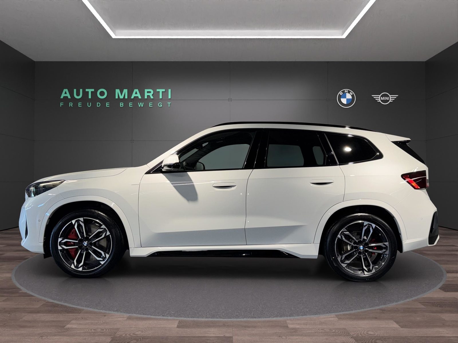 BMW X1 23i xDrive, Mild-Hybrid Benzin/Elektro, Neuwagen, Automatik - 2