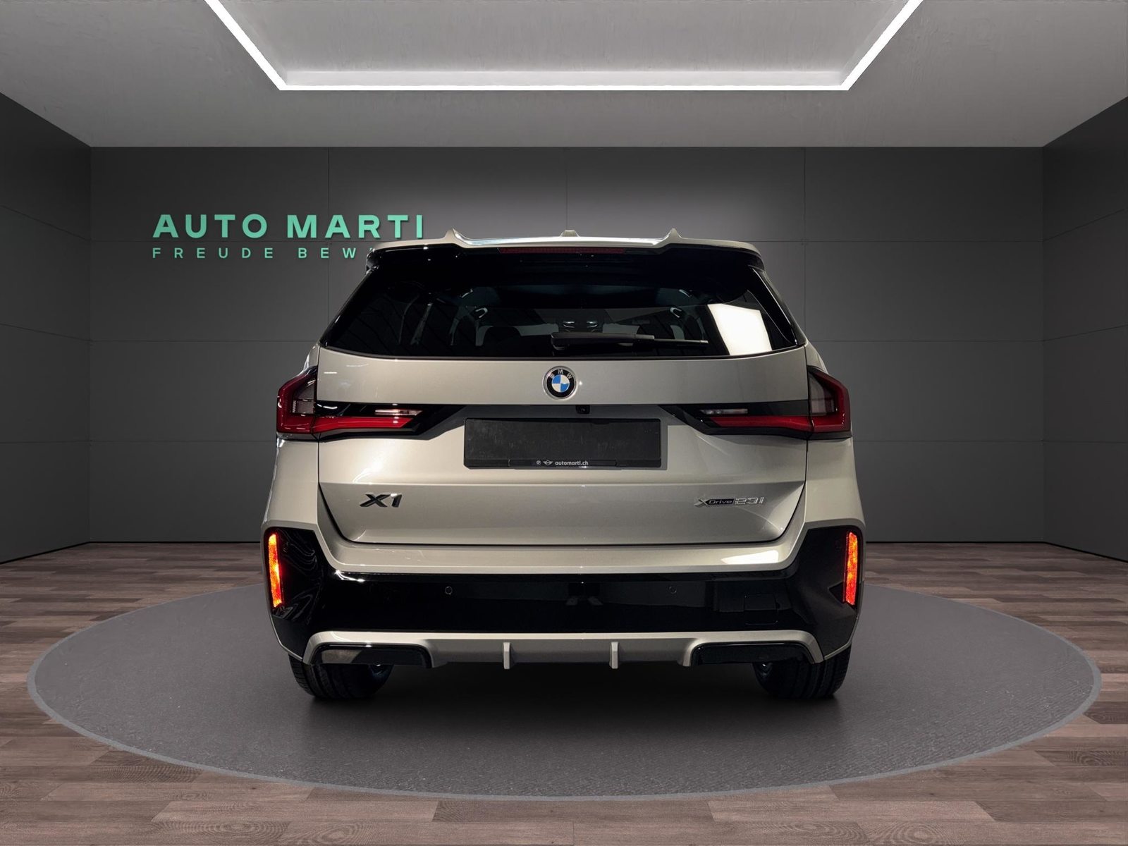 BMW X1 23i xDrive, Hybride Léger Essence/Électricité, Voiture nouvelle, Automatique - 3