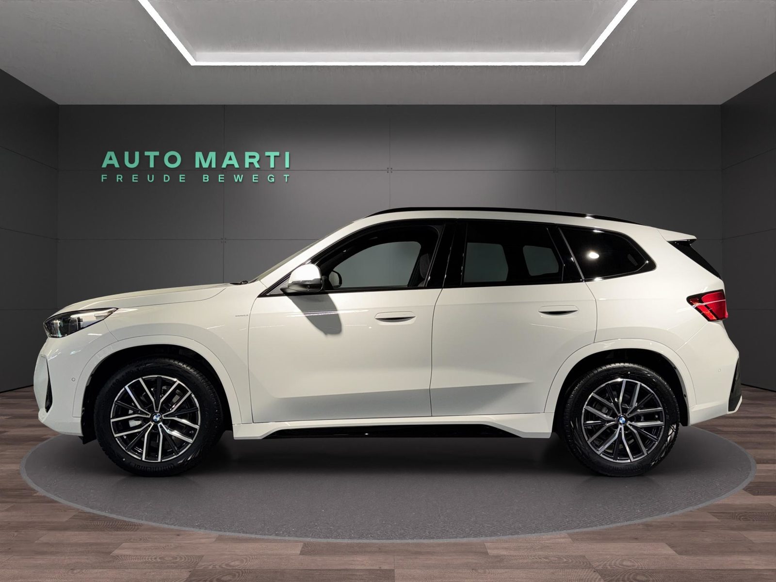 BMW X1 18i sDrive, Essence, Voiture nouvelle, Automatique - 2