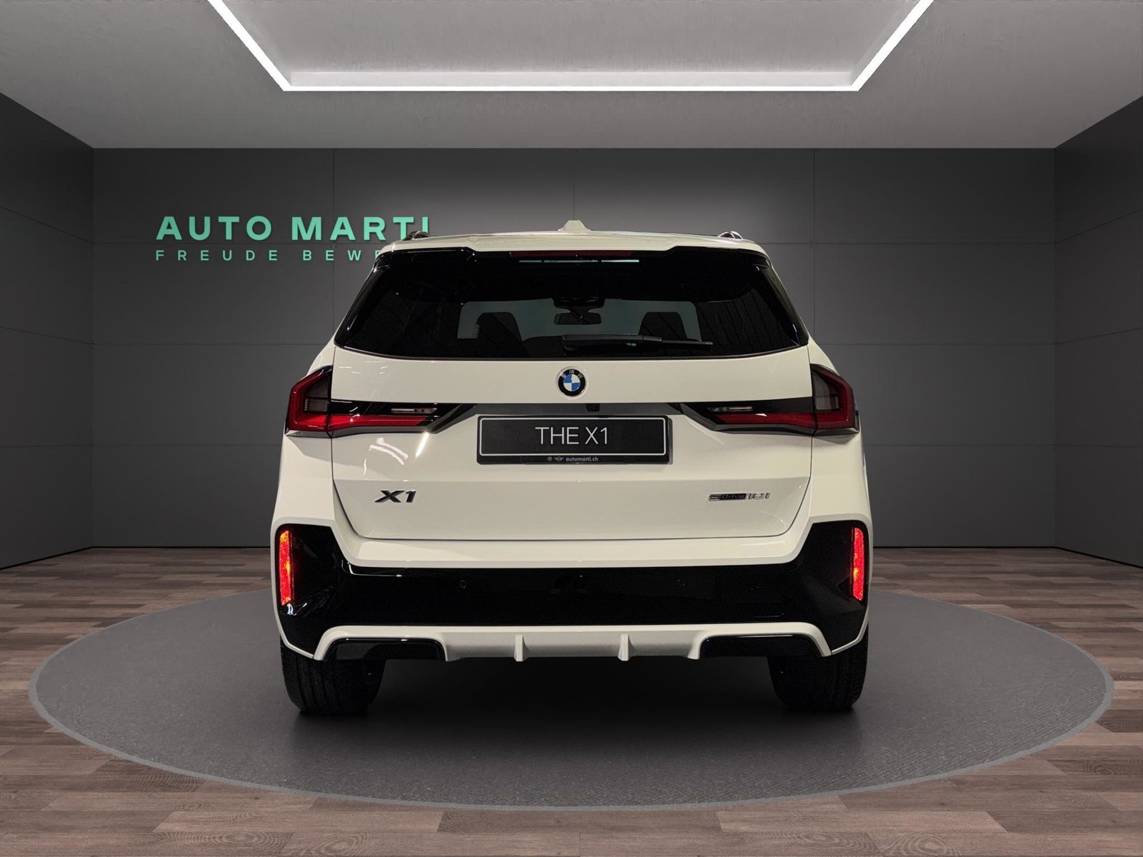 BMW X1 18i sDrive, Essence, Voiture nouvelle, Automatique - 3