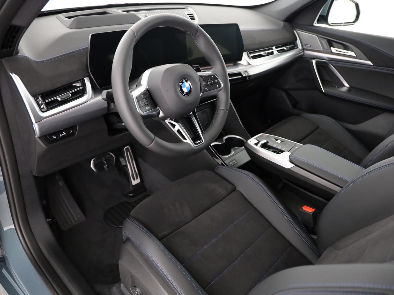 BMW X1 23i xDrive paddles, Mild-Hybrid Benzin/Elektro, Neuwagen, Automatik - 4