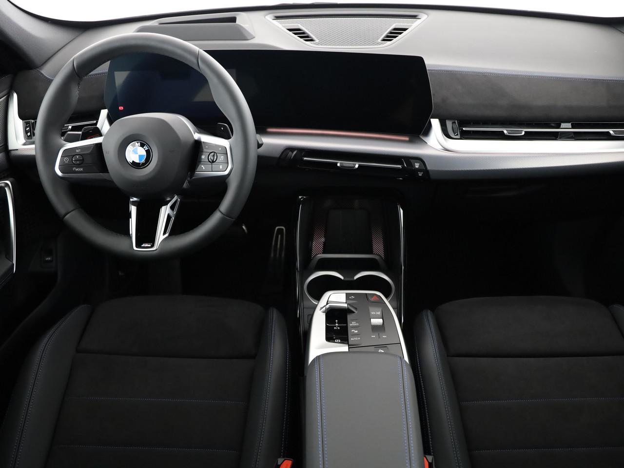 BMW X1 23i xDrive paddles, Mild-Hybrid Benzin/Elektro, Neuwagen, Automatik - 5