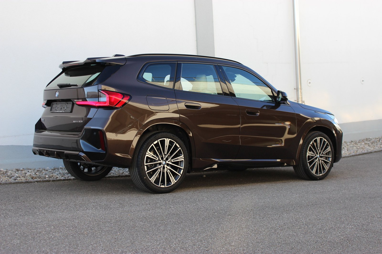 BMW X1 23i 48V M Sport Pro Individual MACADAMIA *1.9-, Mild-Hybrid Benzin/Elektro, Neuwagen, Automatik - 3