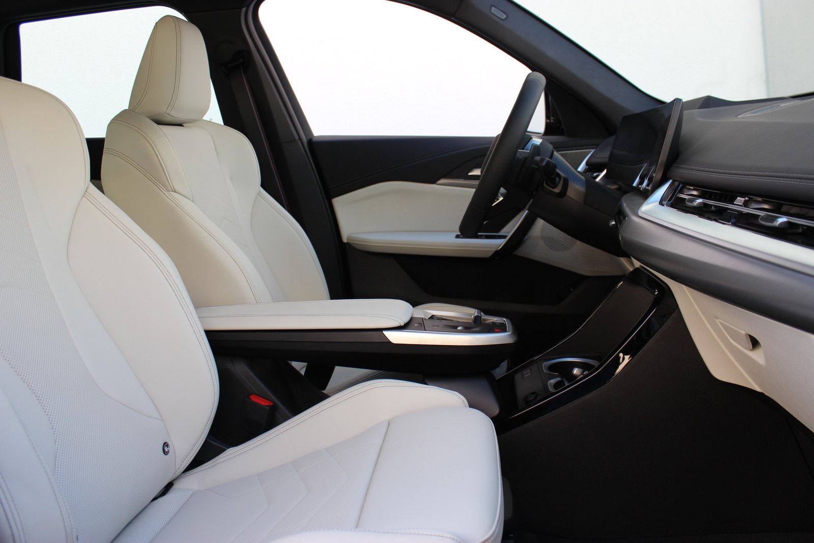 BMW X1 23i 48V M Sport Pro Individual MACADAMIA *1.9-, Mild-Hybrid Benzin/Elektro, Neuwagen, Automatik - 4